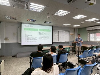 [114.10.20] 專題演講：114-1「化工生技概論」專題講座－科林研發(Lam Research)股份有限公司 葉睿祐現場工程師「電鍍在半導體先進製程及先進封裝應用」圖片(另開新視窗)